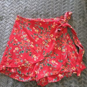 Japna Red Floral Women's Shorts